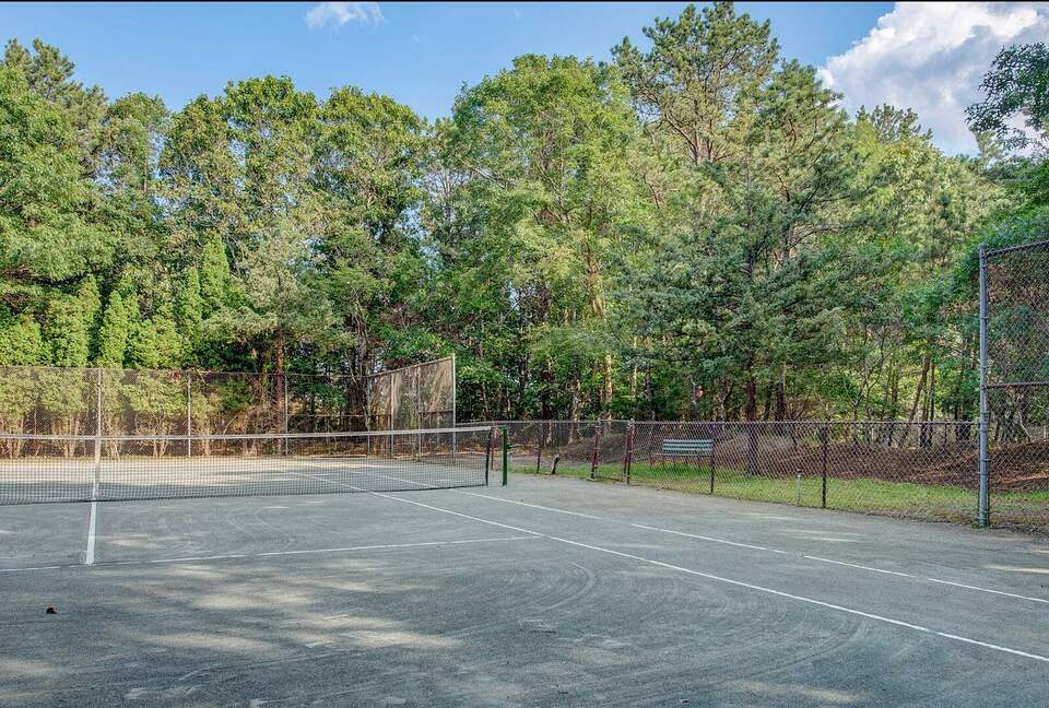 East Quogue Contemporary Getaway with Pool and Tennis - East Quogue, New York