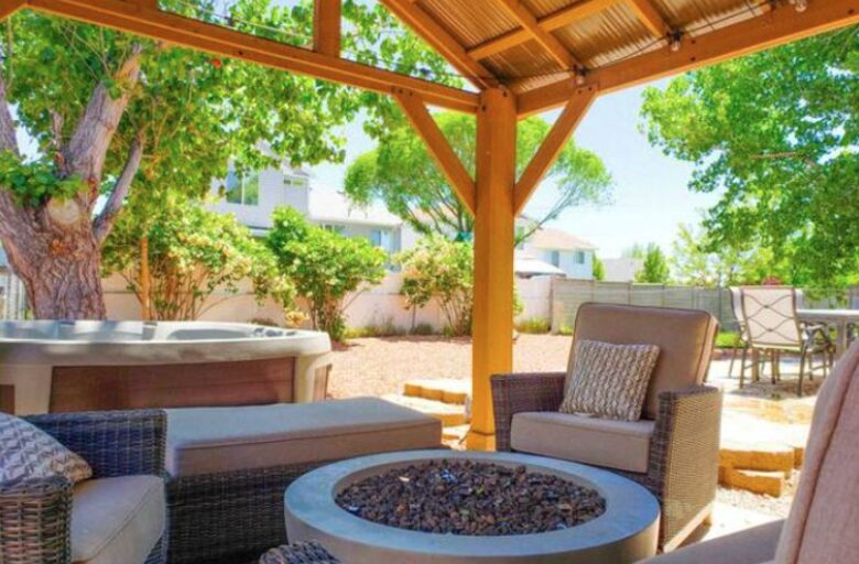 Cozy Getaway Minutes to Ski Slopes and Lakes - Roy, Utah