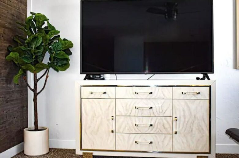 Cozy Getaway Minutes to Ski Slopes and Lakes - Roy, Utah