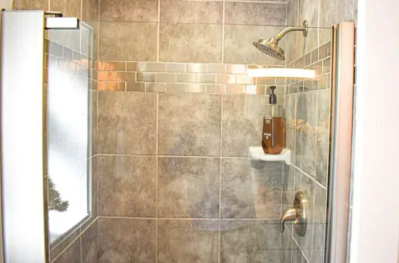 Cozy Getaway Minutes to Ski Slopes and Lakes - Roy, Utah