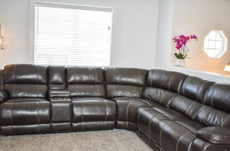 Cozy Getaway Minutes to Ski Slopes and Lakes - Roy, Utah