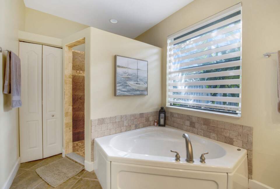 Siesta Key Peaceful Retreat | With a large private pool - Sarasota, Florida