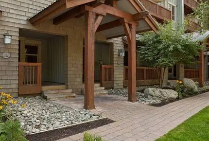 Horstman House 2-Bedroom Ski Condo - Whistler, Canada