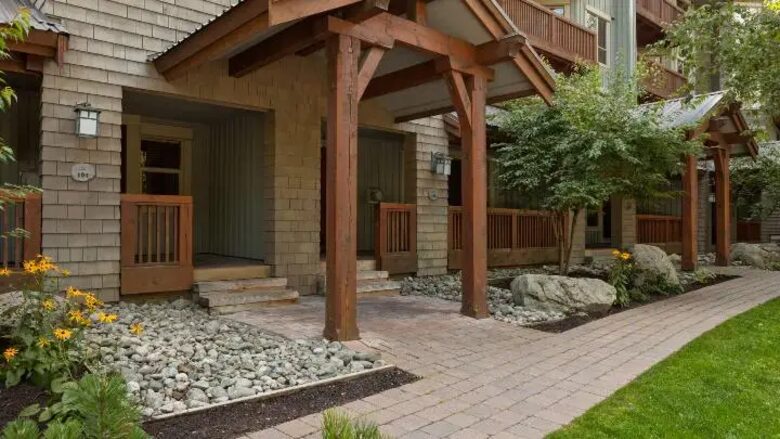 Horstman House 2-Bedroom Ski Condo - Whistler, Canada