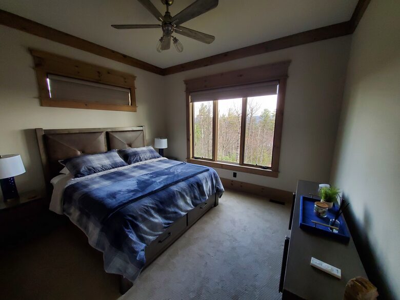 Guest bedroom (King)