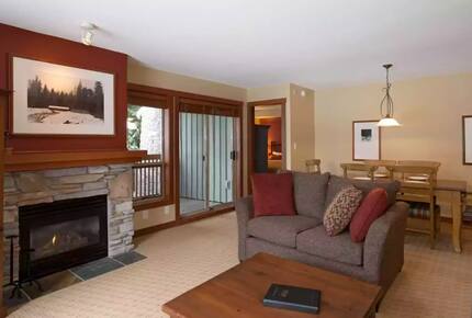 Horstman House 2-Bedroom Ski Condo - Whistler, Canada