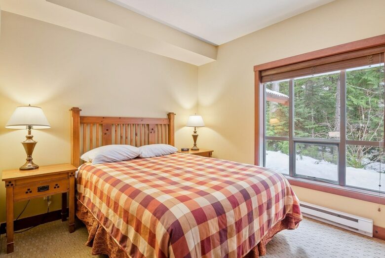 Horstman House 2-Bedroom Ski Condo - Whistler, Canada