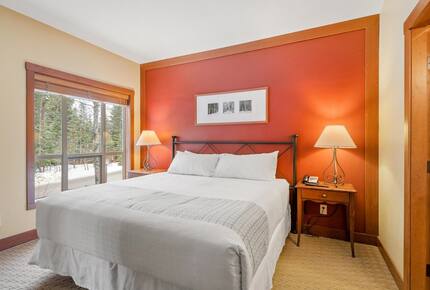 Horstman House 2-Bedroom Ski Condo - Whistler, Canada