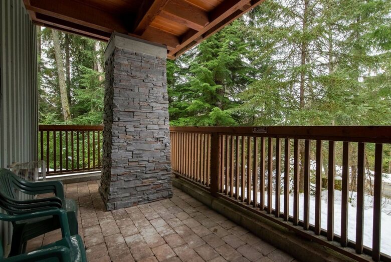 Horstman House 2-Bedroom Ski Condo - Whistler, Canada