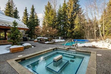 Horstman House 2-Bedroom Ski Condo - Whistler, Canada