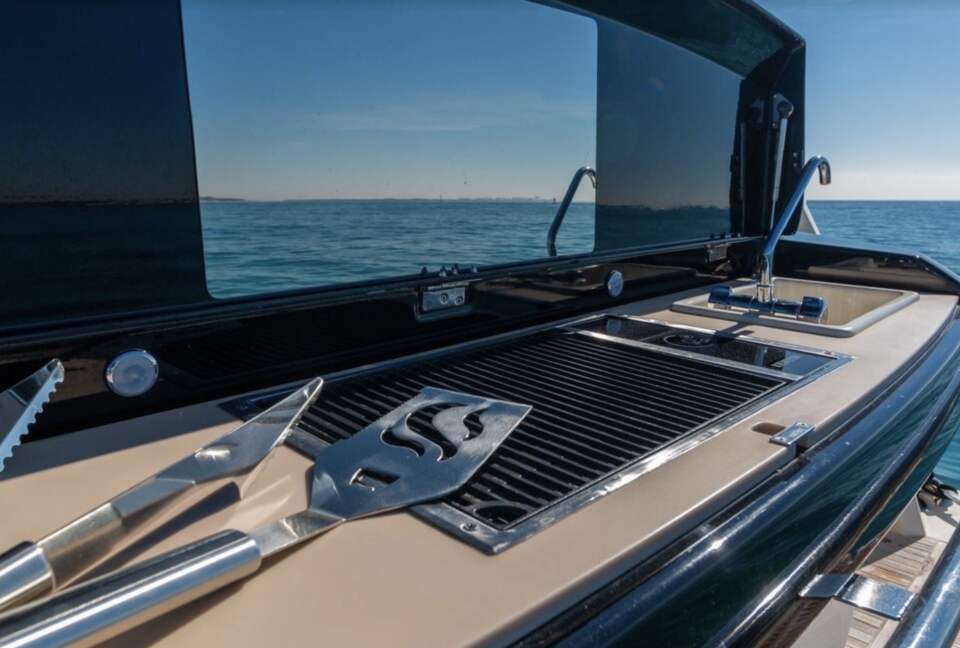 Carillon Hotel & Spa with optional Yacht Rental! - Miami Beach, Florida