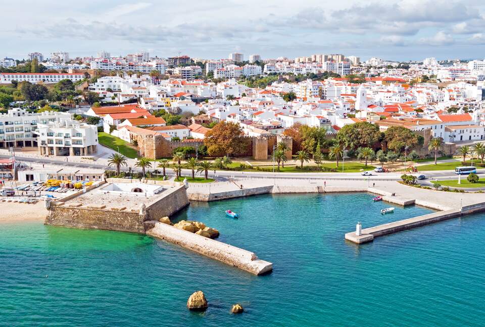 Modern 3-Bedroom Marina Getaway - Lagos, Portugal