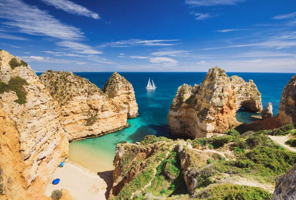 Modern 3-Bedroom Marina Getaway - Lagos, Portugal