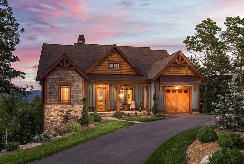 Luxury Mountain Home | Hot Tub | Pool Table - Boone, North Carolina