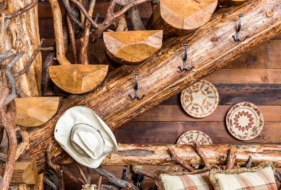 Picturesque Chalet with Stunning Mountain Views - Gypsum, Colorado