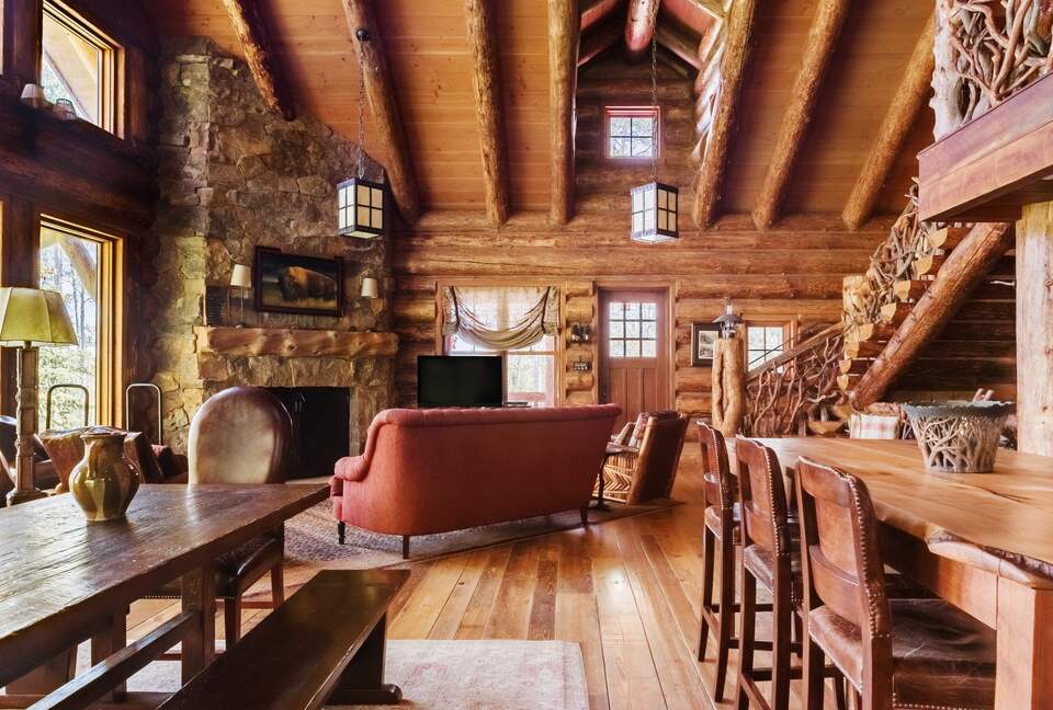 Picturesque Chalet with Stunning Mountain Views - Gypsum, Colorado