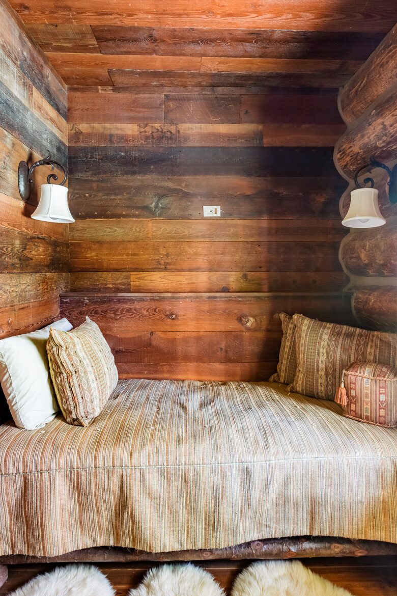 Picturesque Chalet with Stunning Mountain Views - Gypsum, Colorado