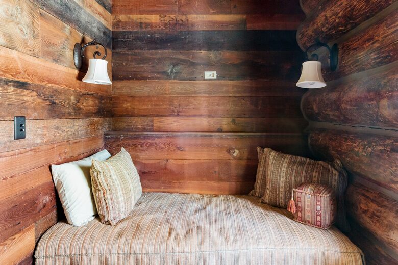 Picturesque Chalet with Stunning Mountain Views - Gypsum, Colorado