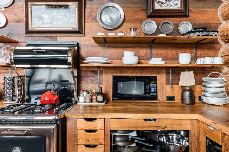 Picturesque Chalet with Stunning Mountain Views - Gypsum, Colorado