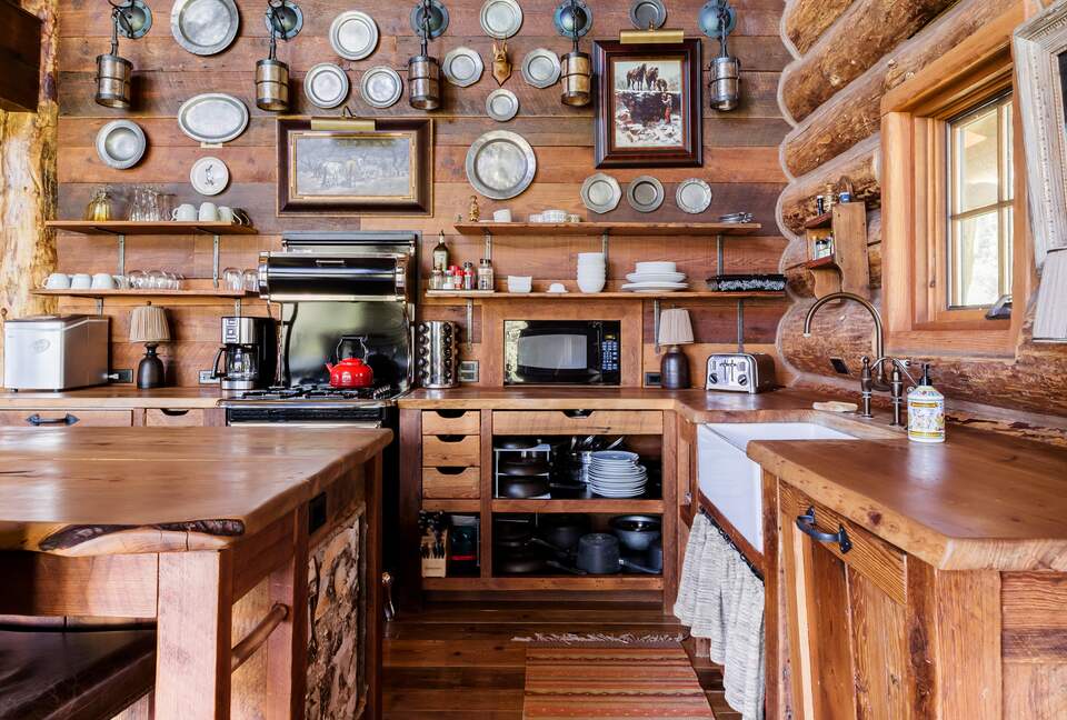 Picturesque Chalet with Stunning Mountain Views - Gypsum, Colorado