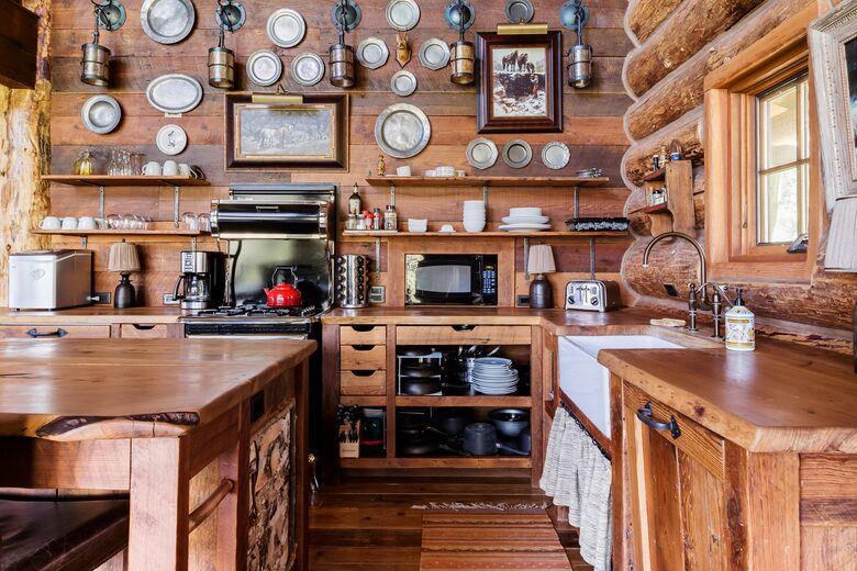 Picturesque Chalet with Stunning Mountain Views - Gypsum, Colorado