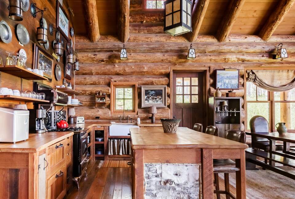Picturesque Chalet with Stunning Mountain Views - Gypsum, Colorado