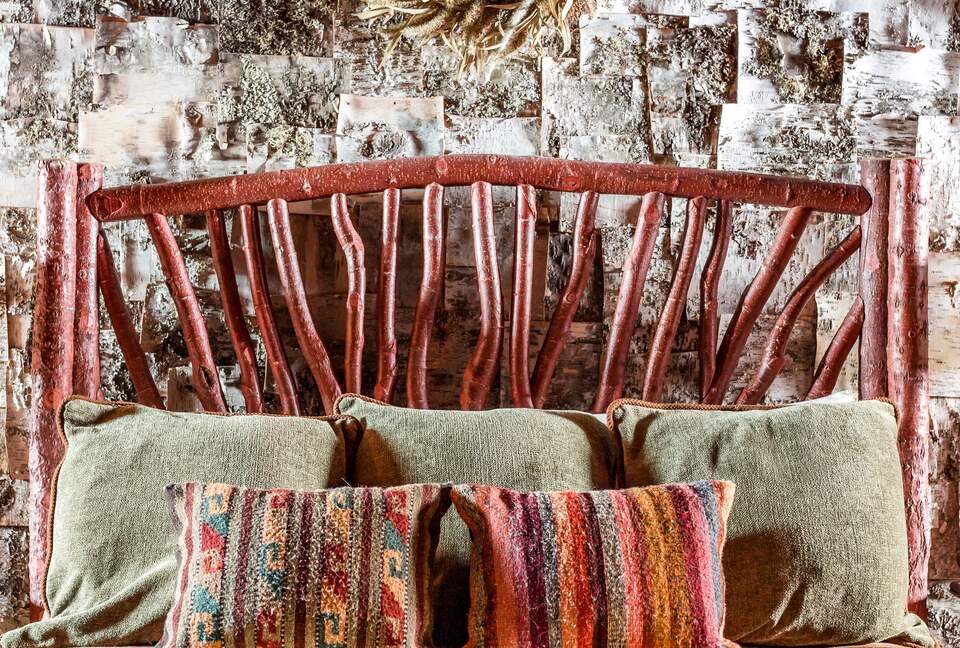 Picturesque Chalet with Stunning Mountain Views - Gypsum, Colorado