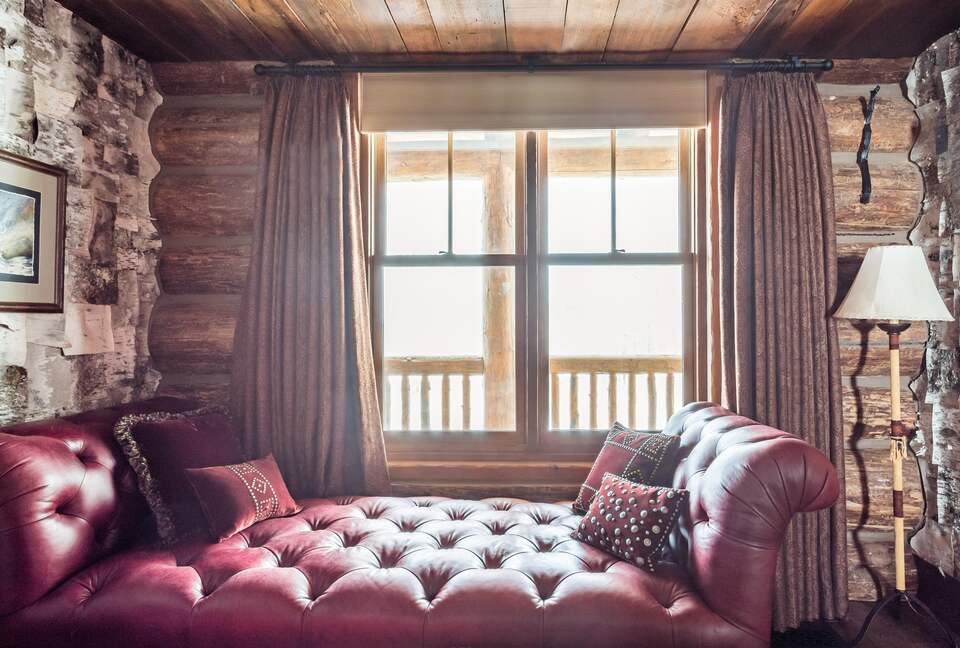 Picturesque Chalet with Stunning Mountain Views - Gypsum, Colorado