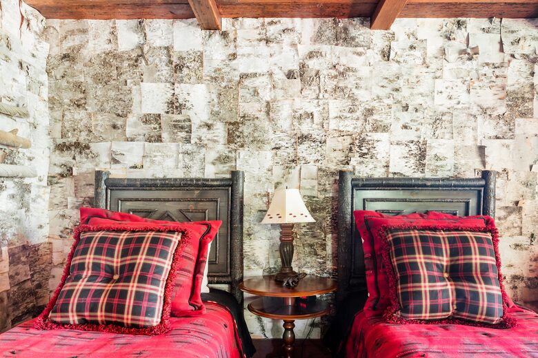 Picturesque Chalet with Stunning Mountain Views - Gypsum, Colorado