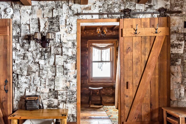 Picturesque Chalet with Stunning Mountain Views - Gypsum, Colorado