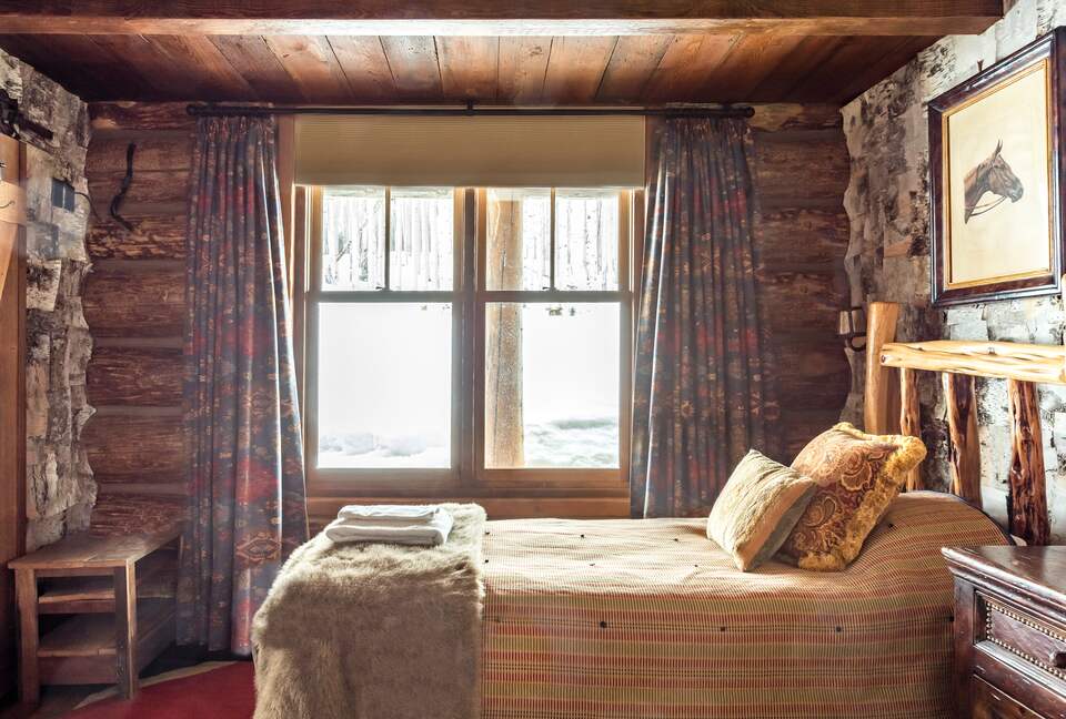 Picturesque Chalet with Stunning Mountain Views - Gypsum, Colorado