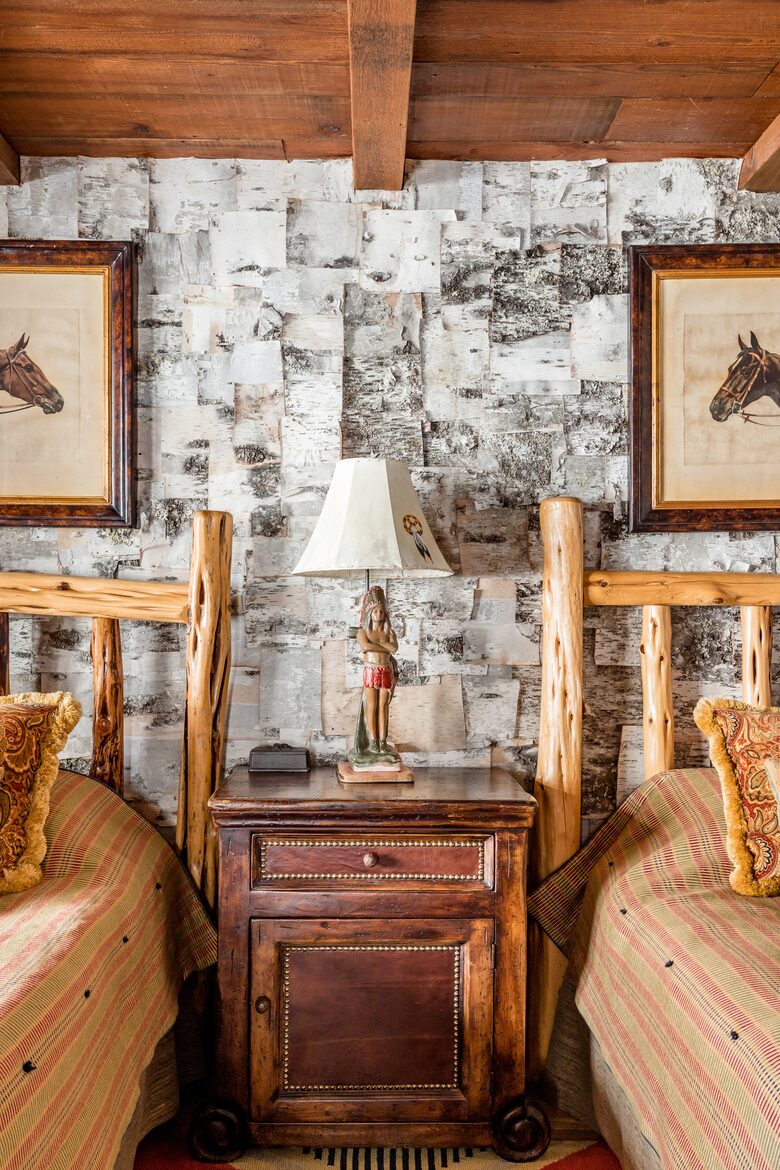 Picturesque Chalet with Stunning Mountain Views - Gypsum, Colorado