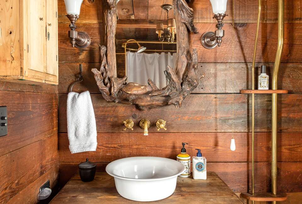 Picturesque Chalet with Stunning Mountain Views - Gypsum, Colorado