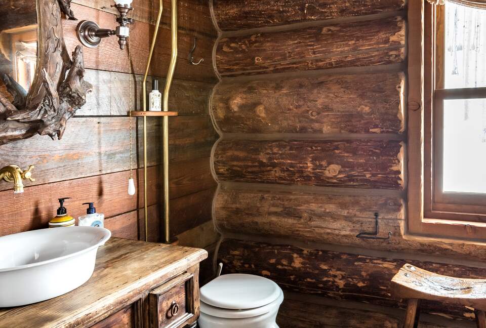 Picturesque Chalet with Stunning Mountain Views - Gypsum, Colorado