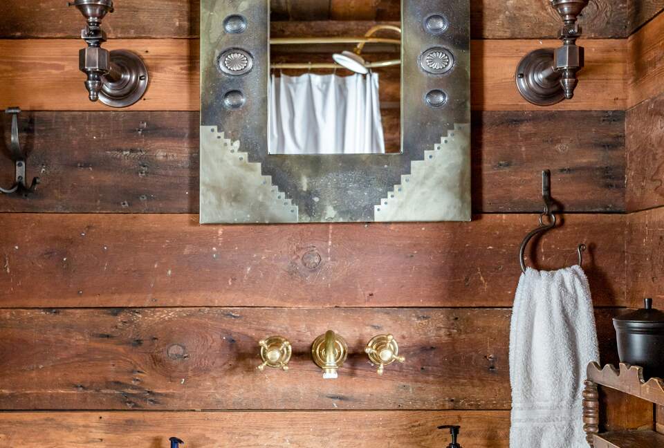 Picturesque Chalet with Stunning Mountain Views - Gypsum, Colorado