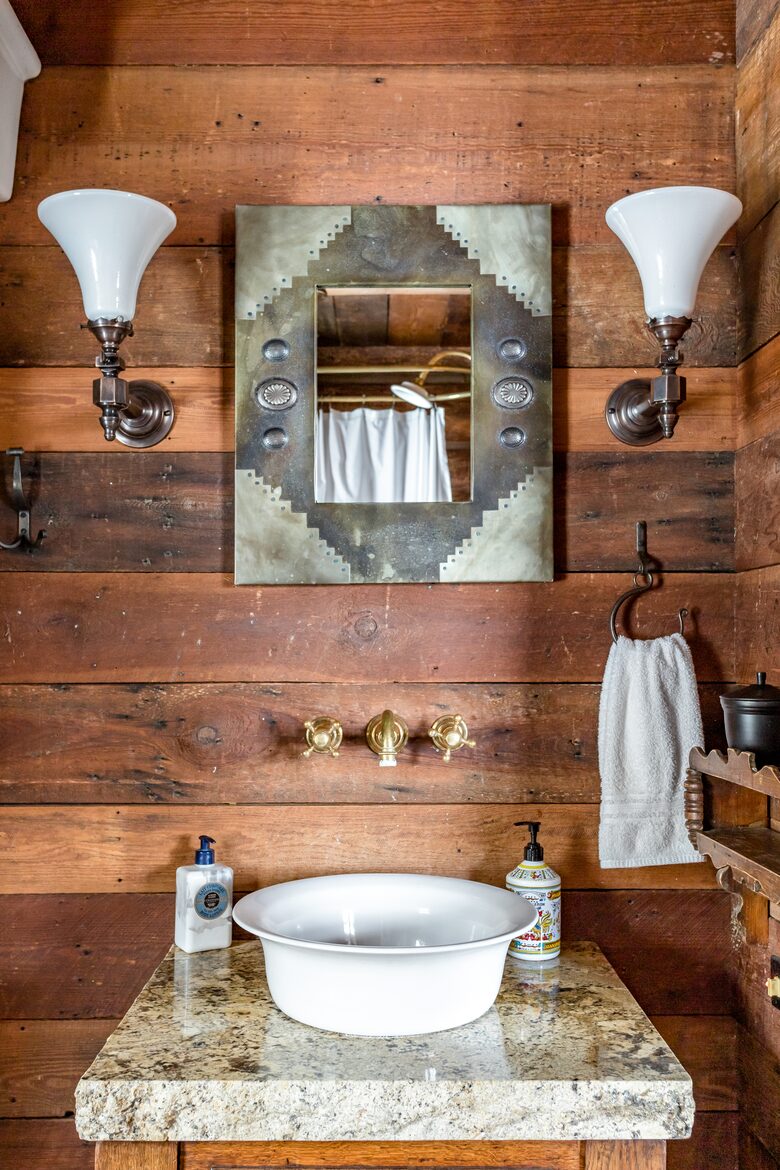 Picturesque Chalet with Stunning Mountain Views - Gypsum, Colorado