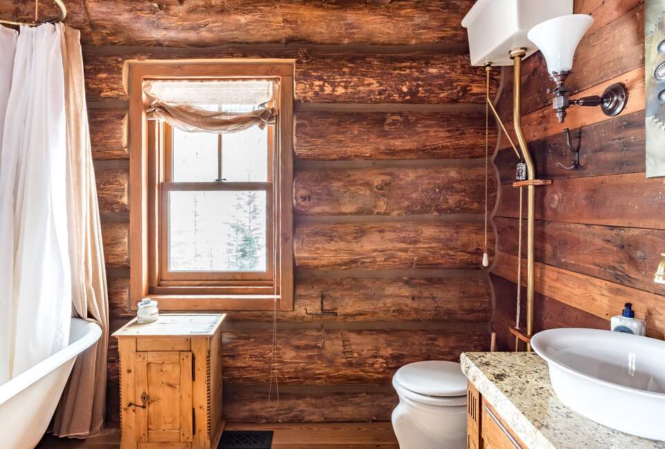 Picturesque Chalet with Stunning Mountain Views - Gypsum, Colorado