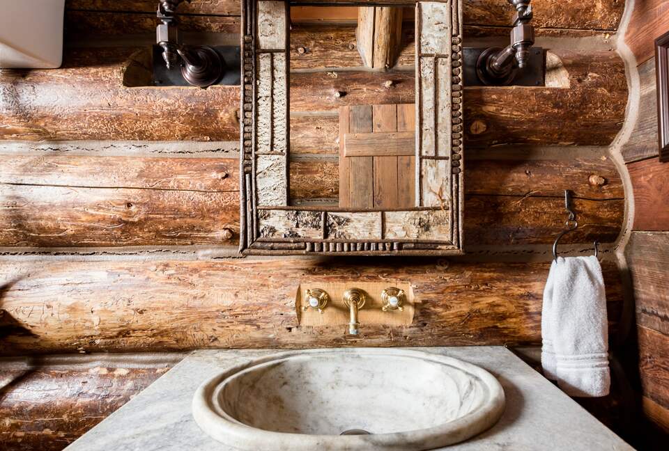 Picturesque Chalet with Stunning Mountain Views - Gypsum, Colorado