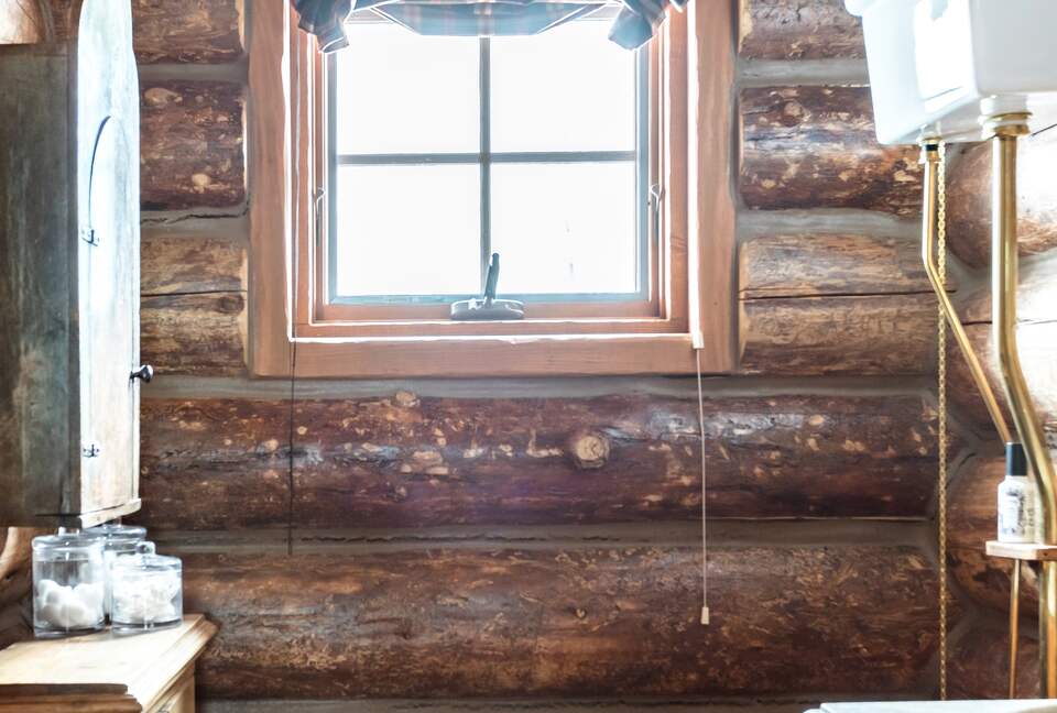 Picturesque Chalet with Stunning Mountain Views - Gypsum, Colorado