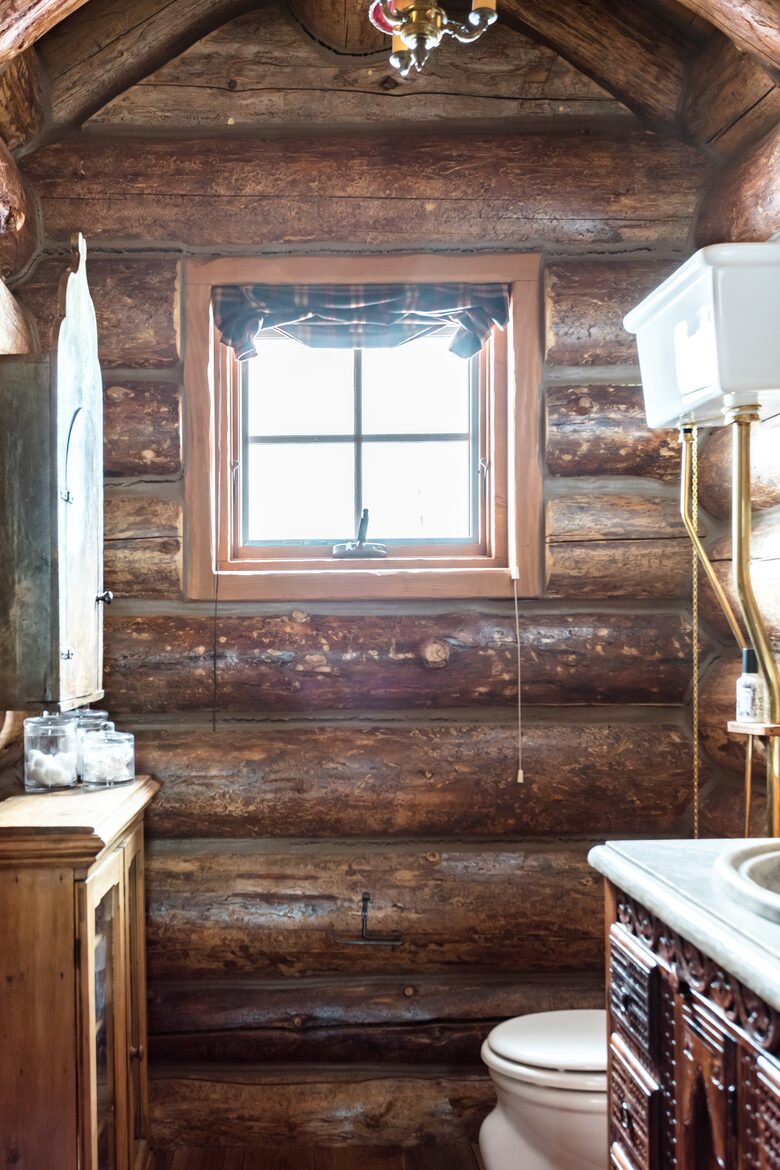 Picturesque Chalet with Stunning Mountain Views - Gypsum, Colorado