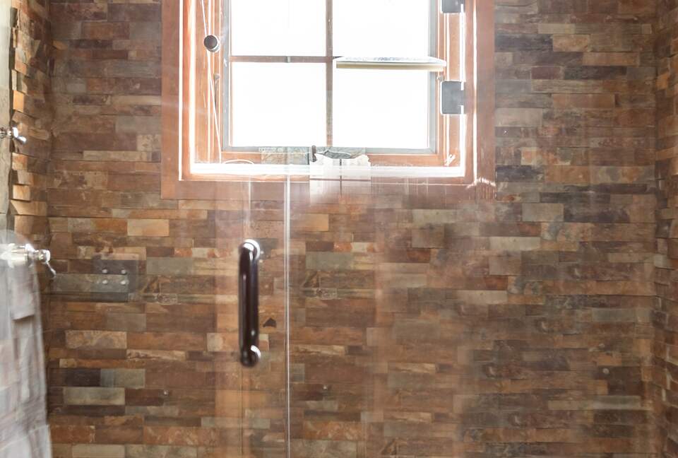 Picturesque Chalet with Stunning Mountain Views - Gypsum, Colorado