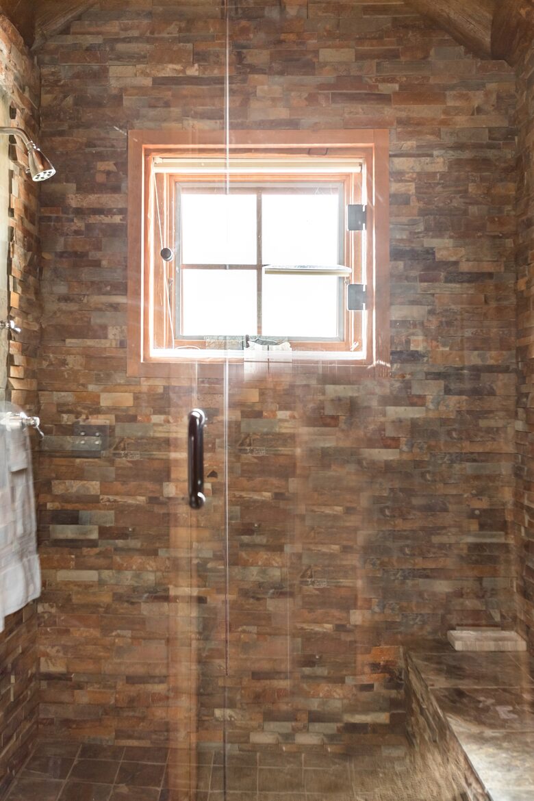 Picturesque Chalet with Stunning Mountain Views - Gypsum, Colorado