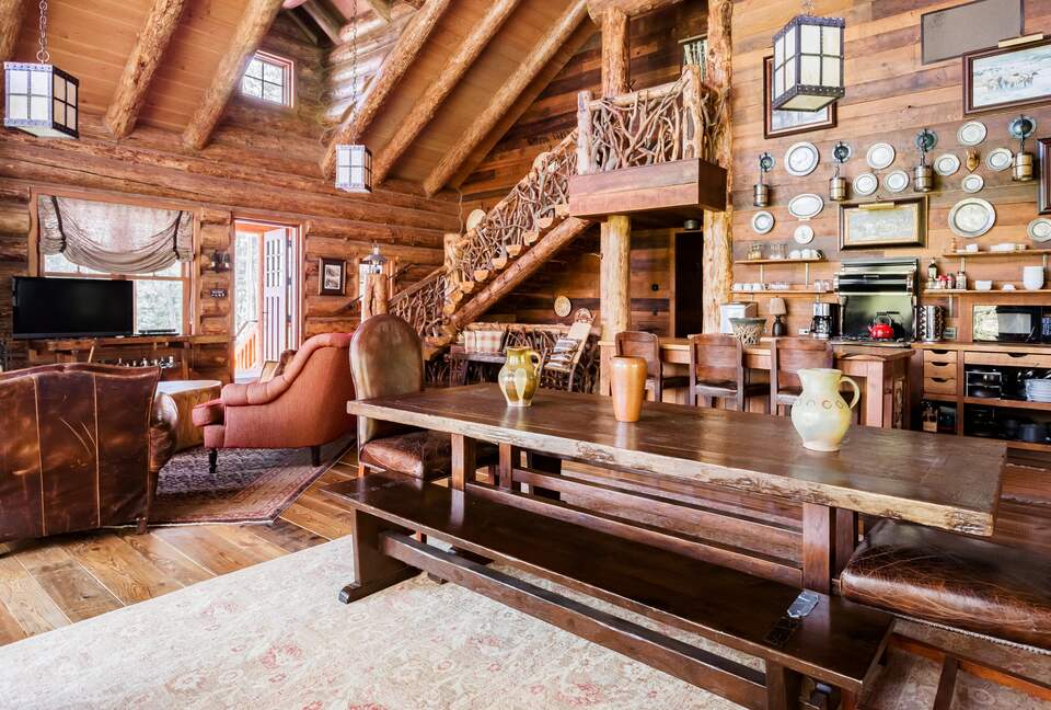 Picturesque Chalet with Stunning Mountain Views - Gypsum, Colorado