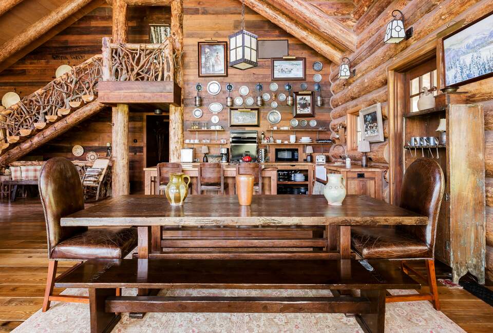 Picturesque Chalet with Stunning Mountain Views - Gypsum, Colorado