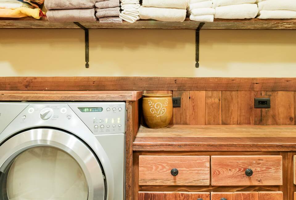 Picturesque Chalet with Stunning Mountain Views - Gypsum, Colorado