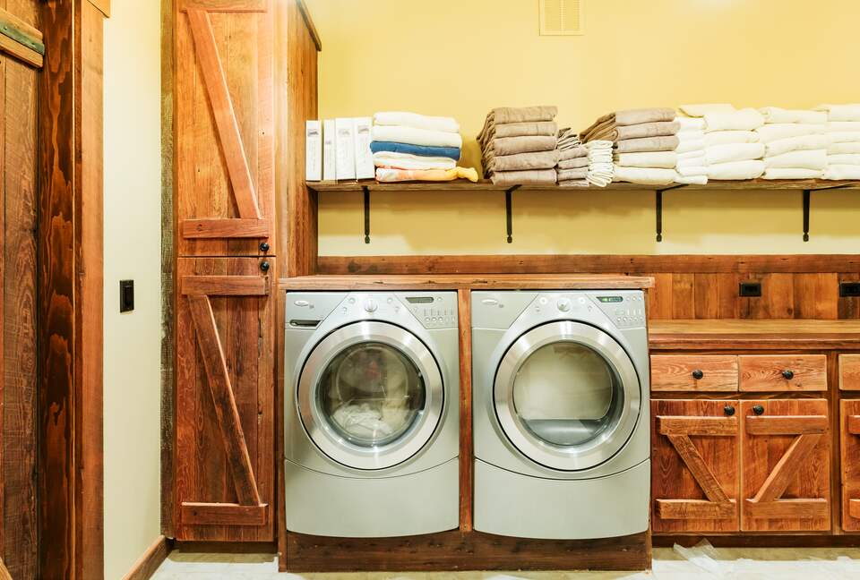 Picturesque Chalet with Stunning Mountain Views - Gypsum, Colorado