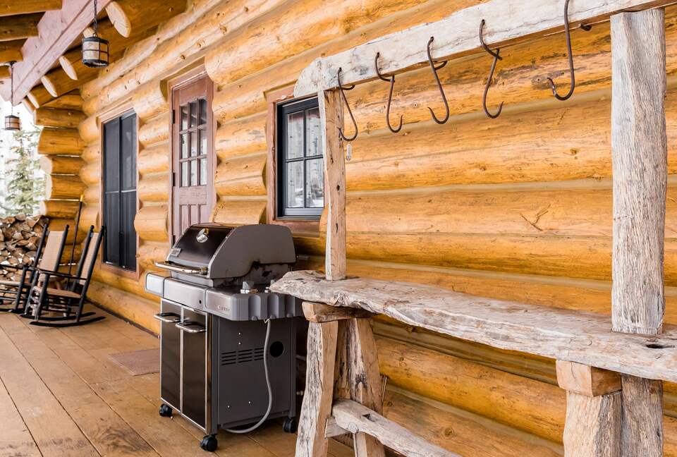 Picturesque Chalet with Stunning Mountain Views - Gypsum, Colorado