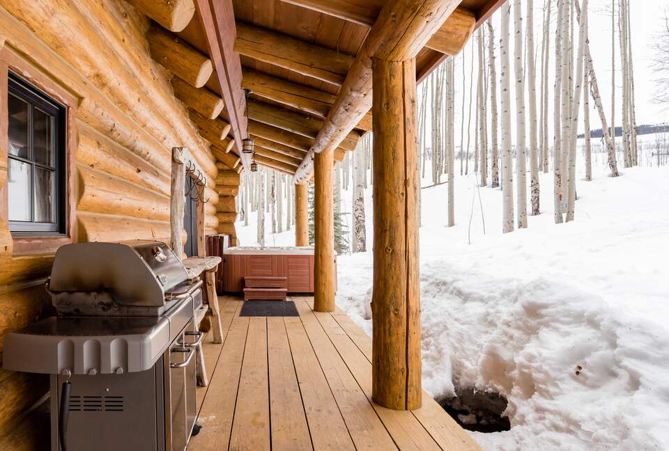 Picturesque Chalet with Stunning Mountain Views - Gypsum, Colorado