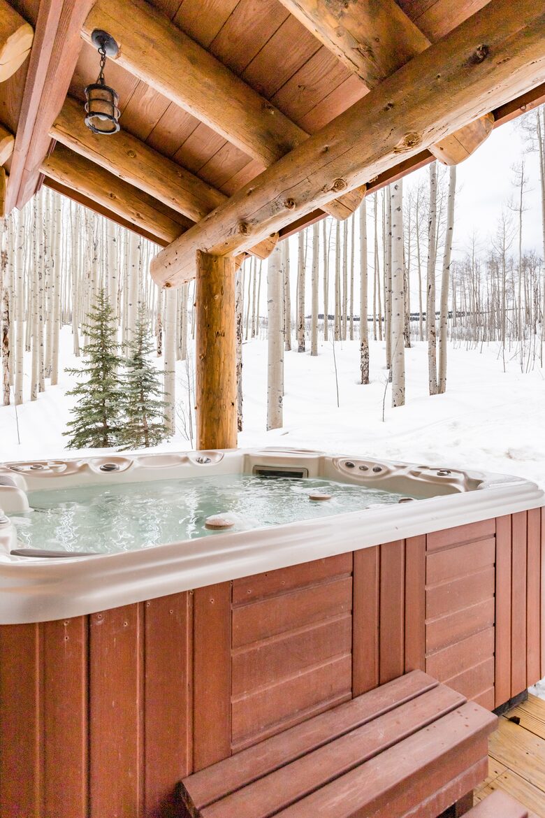 Picturesque Chalet with Stunning Mountain Views - Gypsum, Colorado