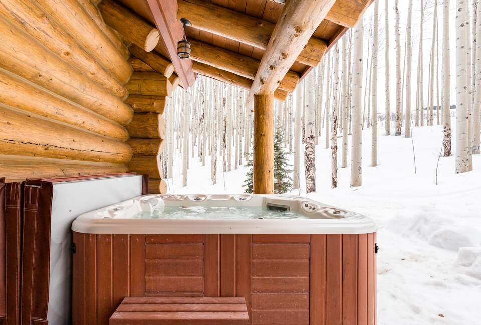 Picturesque Chalet with Stunning Mountain Views - Gypsum, Colorado